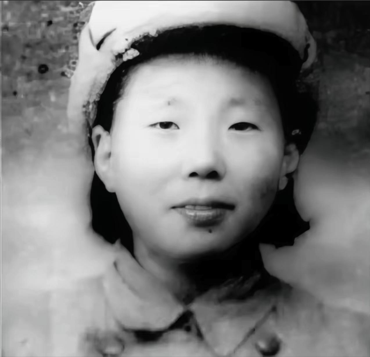 1945年，八路军战士被俘，日军把她锁在沁阳屯头村一个老乡家里。半夜，老乡猫着腰