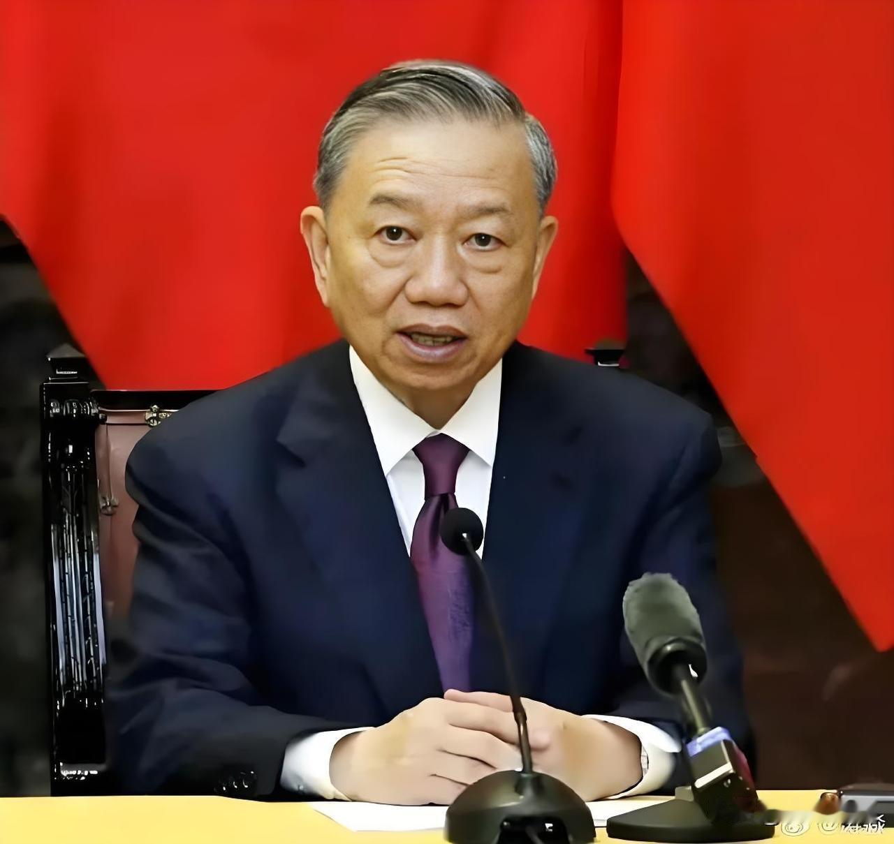 最新消息！
越南新领导苏林定下10%年均增长高目标
 
越南新领导苏林上台后定下