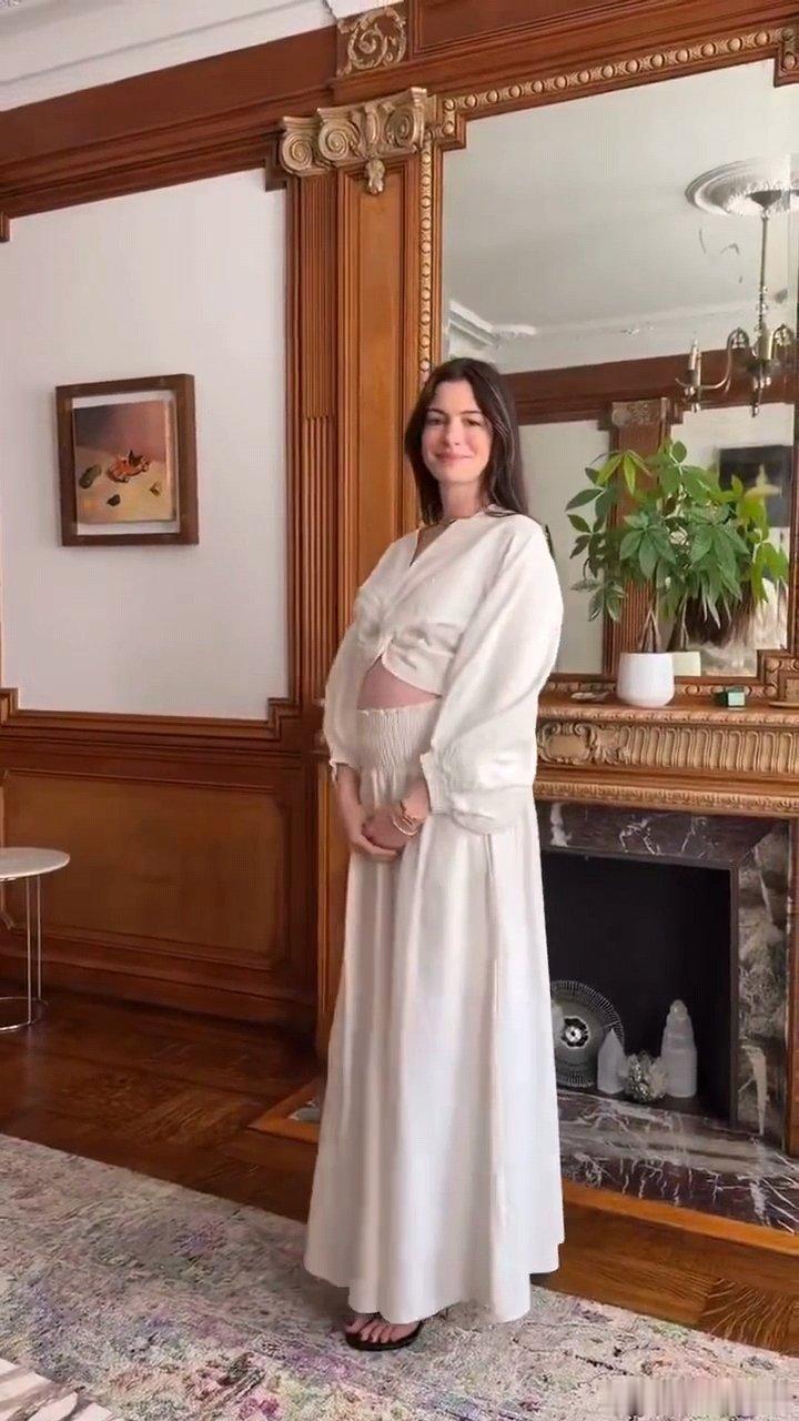 安妮海瑟薇官宣三胎就这样还高强度满世界跑宣传电影，好强悍 