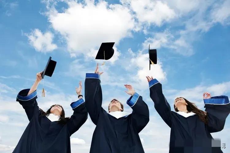 为什么国内的大学越来越高中化了？
大学高中化，最直观的表现是管理模式的“保姆式复
