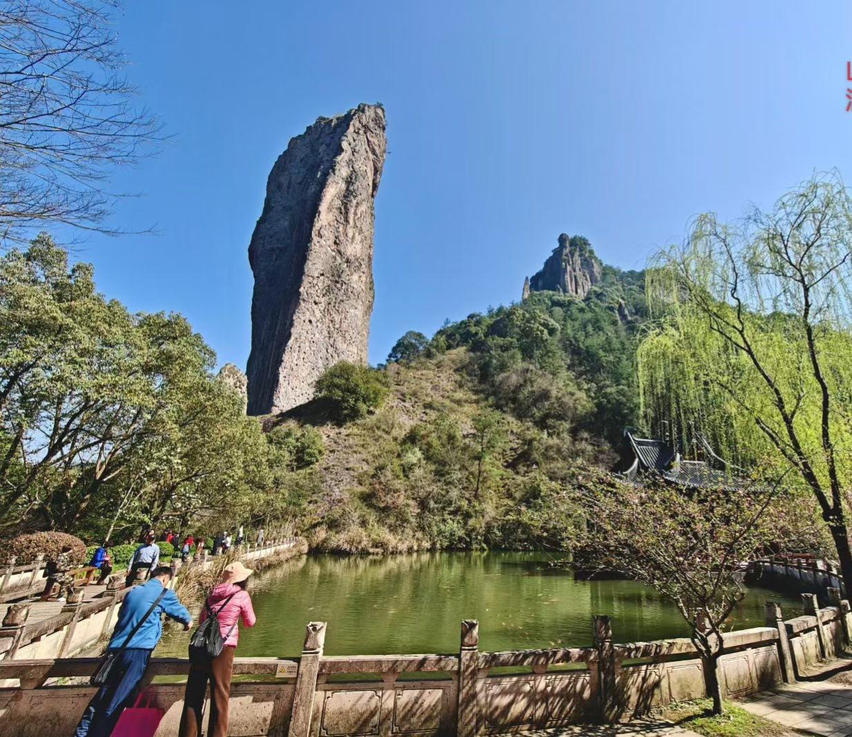 好的婚姻，一半清醒一半释然
 
人这一辈子，婚姻占了大半辈子，过得好不好，全看心