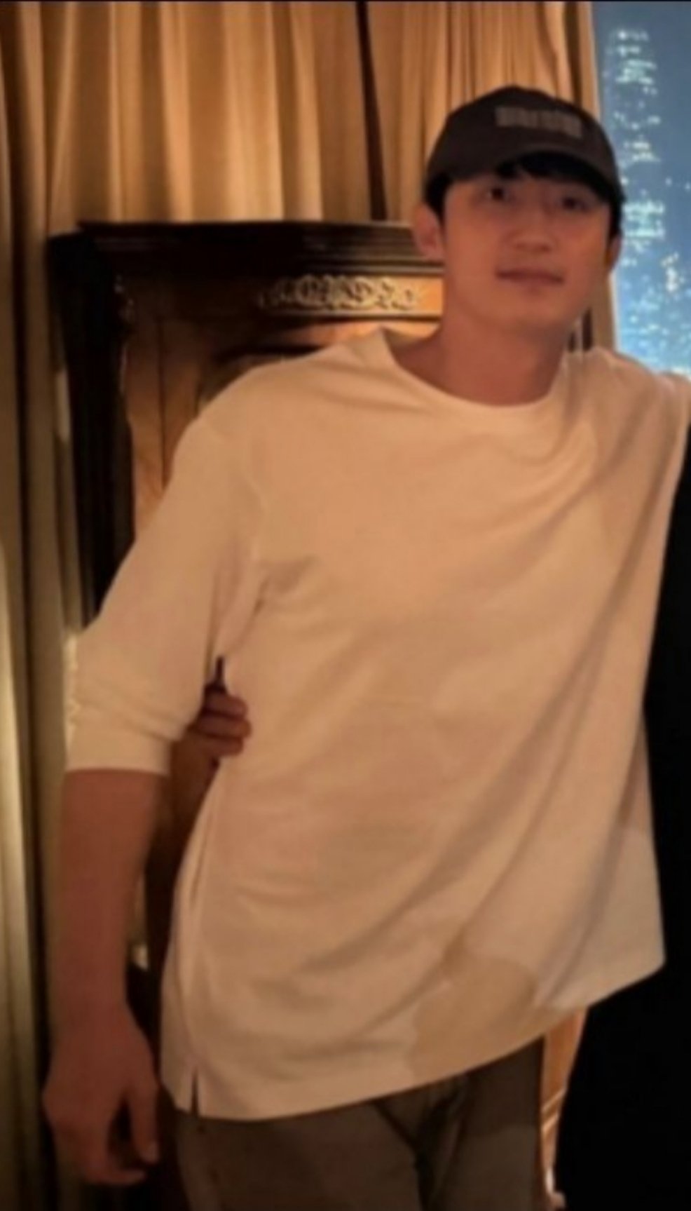 黄景瑜前天和昨天大概合了有几百张影吧 逮住他全都kuakua一顿拍 人畜无害的小