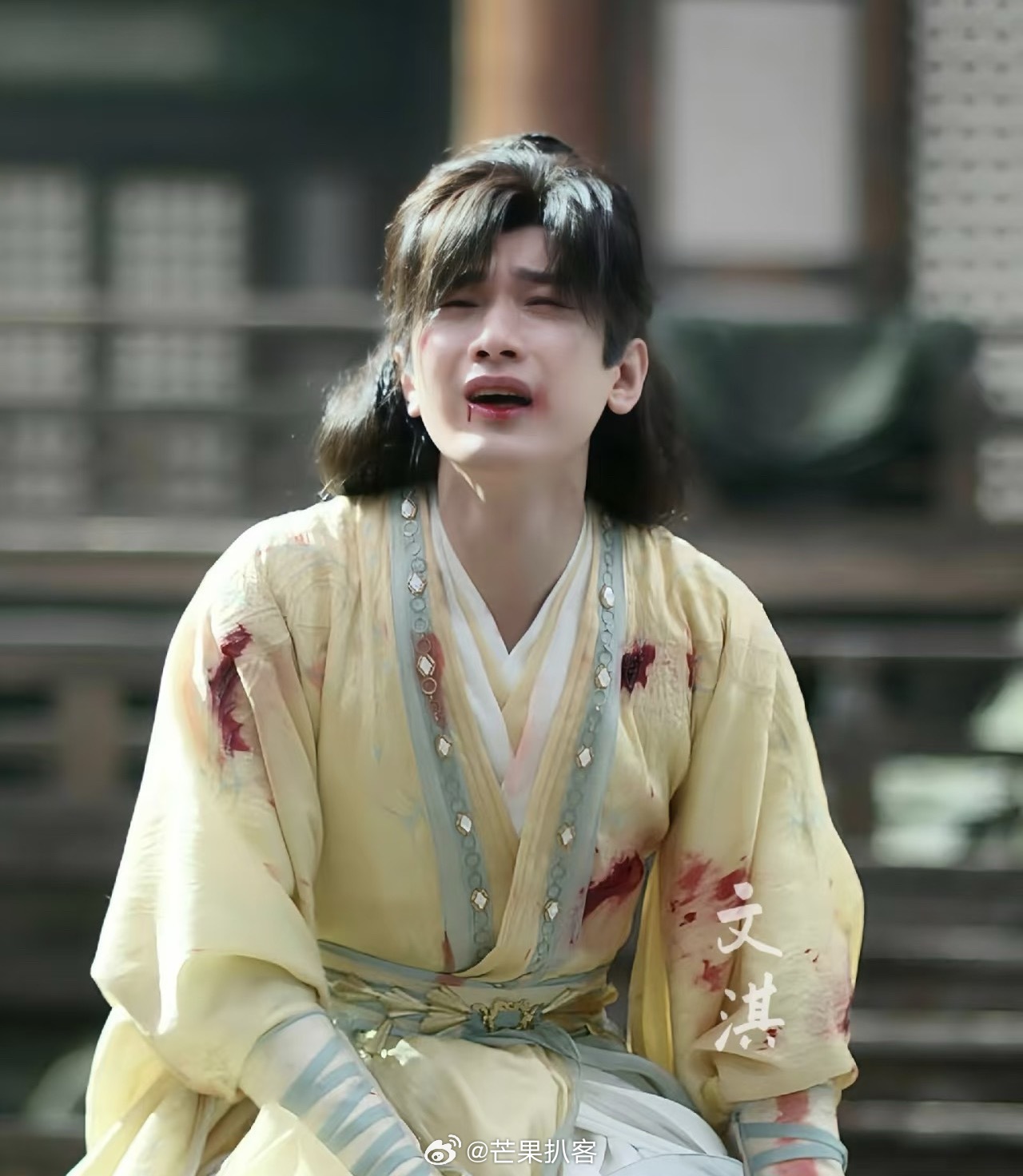 为什么开分这么低呢，成毅还被黑成戏混子，感受一下他在《赴山海》里施展的演技吧，尤