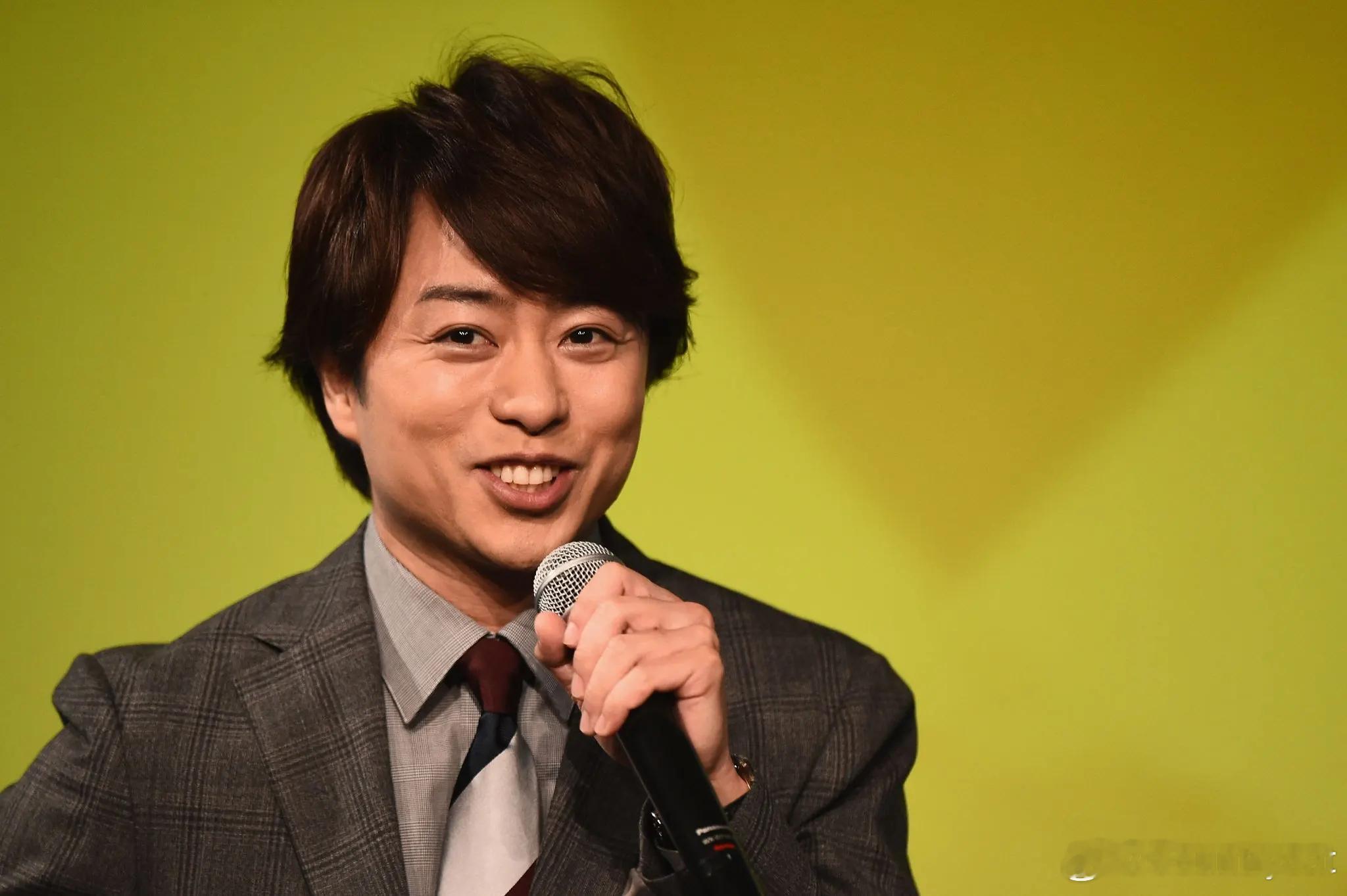 高市早苗“追星”瞬间曝光：见到樱井翔当场停步夸“脸好小”引热议海外新鲜事日本 日