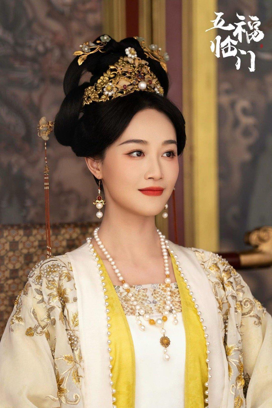 蓝盈莹今年播了四部上星剧 从预告就能入坑的角色！《风与潮》里的乔音婉，温柔如水的