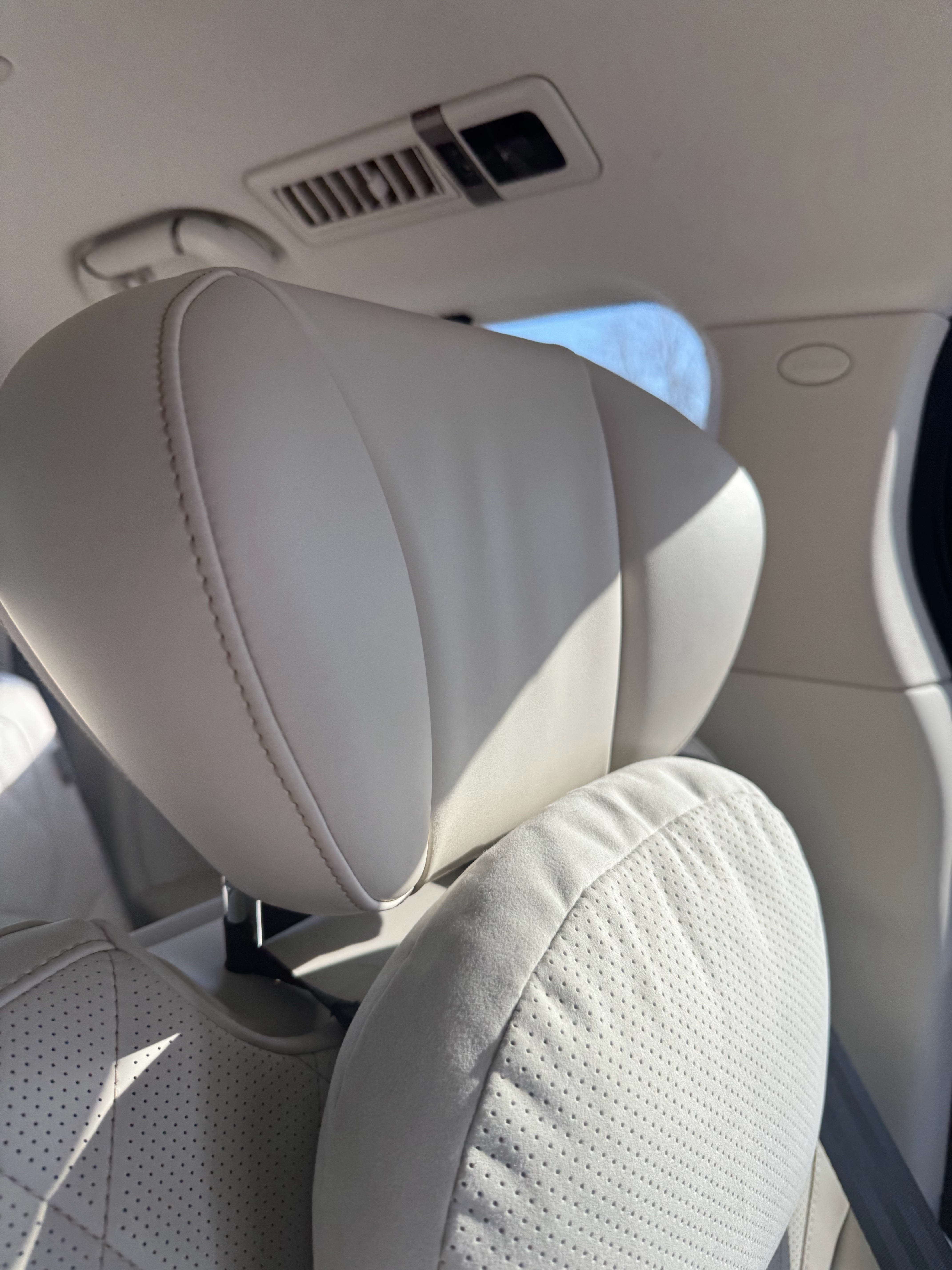 我发现了高山又一个非常棒的地方。从昨天开始天气瞬间变凉，直接干到零下。上车就赶紧