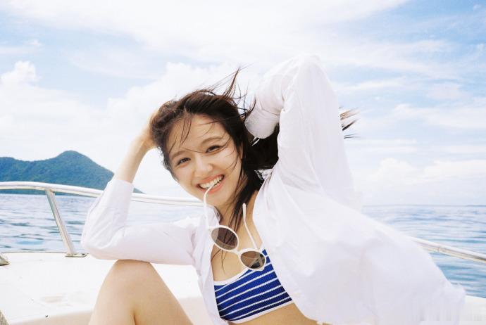 李兰迪夏日拍照模板李兰迪夏日海边拍照模板 李兰迪夏日海边拍照模板📸，笑的真的是
