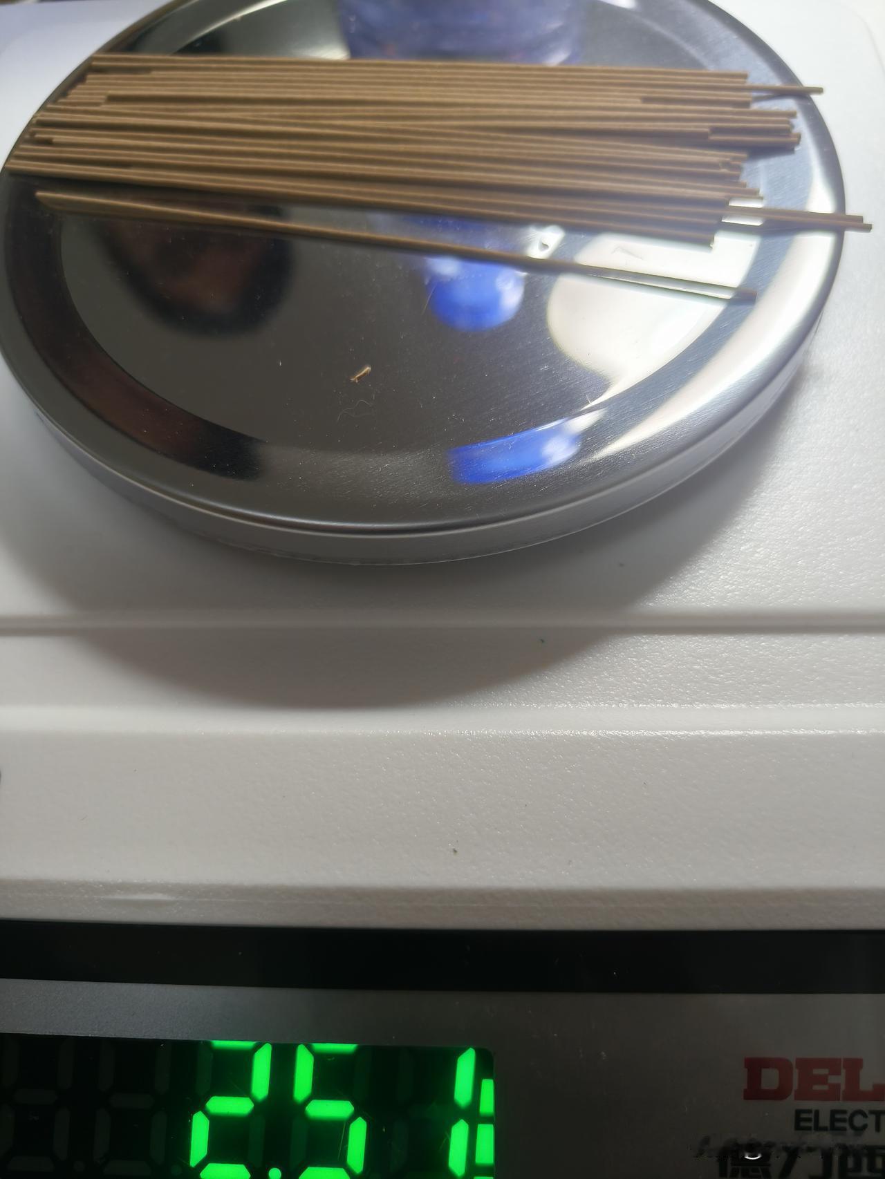 香管到了，火急火燎的都发货了。
2代的我每一管都称了分量，足量2.5克的哦。
一
