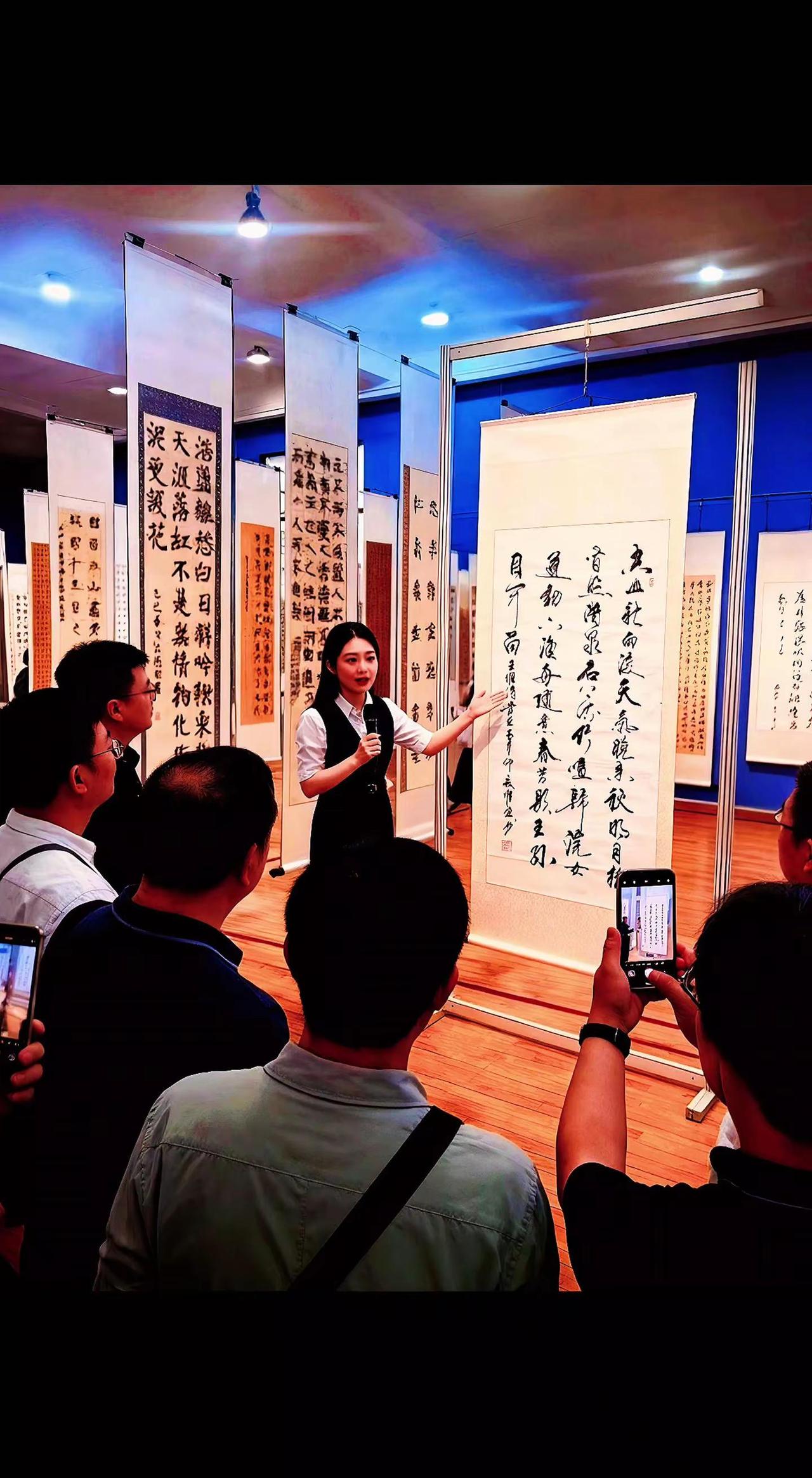 书法是文化自信重要来源 书法展现场 书法特色展