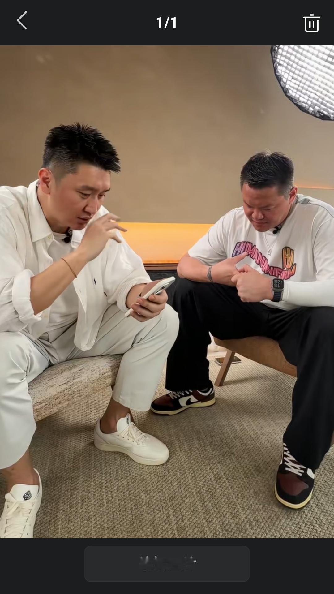 【中国男篮名宿朱芳雨做客〔九号朋〕节目，好友孙悦十问朱总。】一，作为CBA 美食