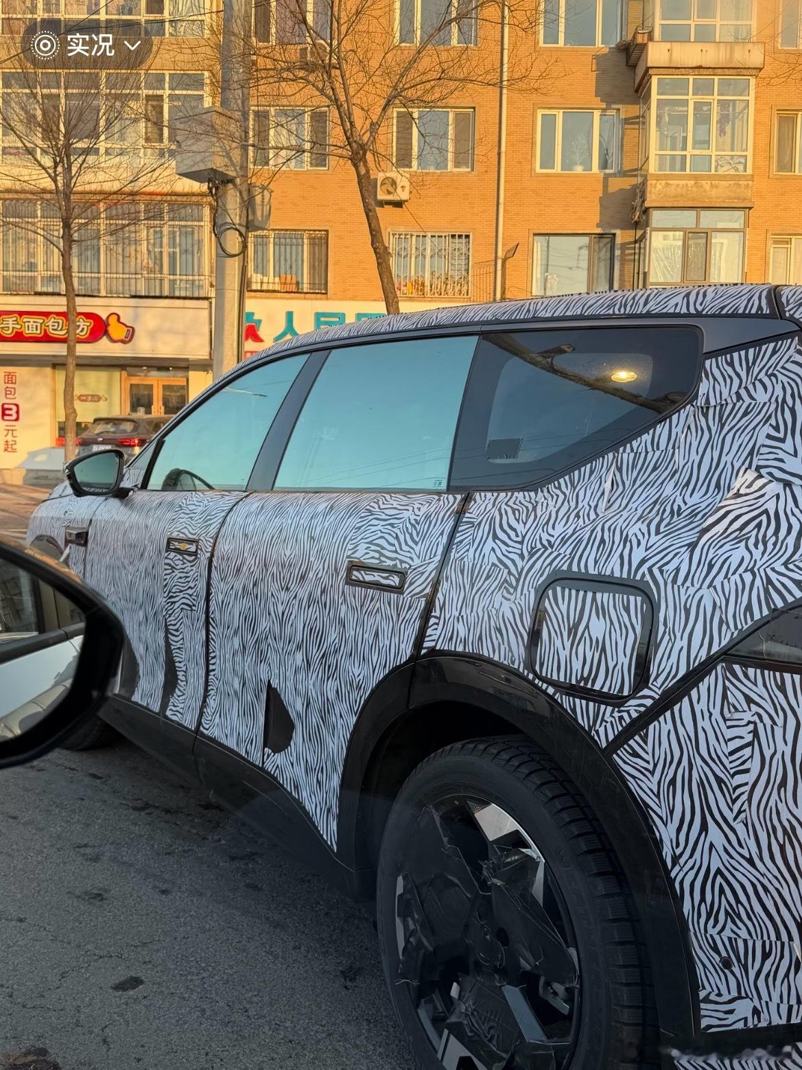 XHS网友拍到了日产N8更精准的细节图看来又可以更新了尾部特征基本都对上了