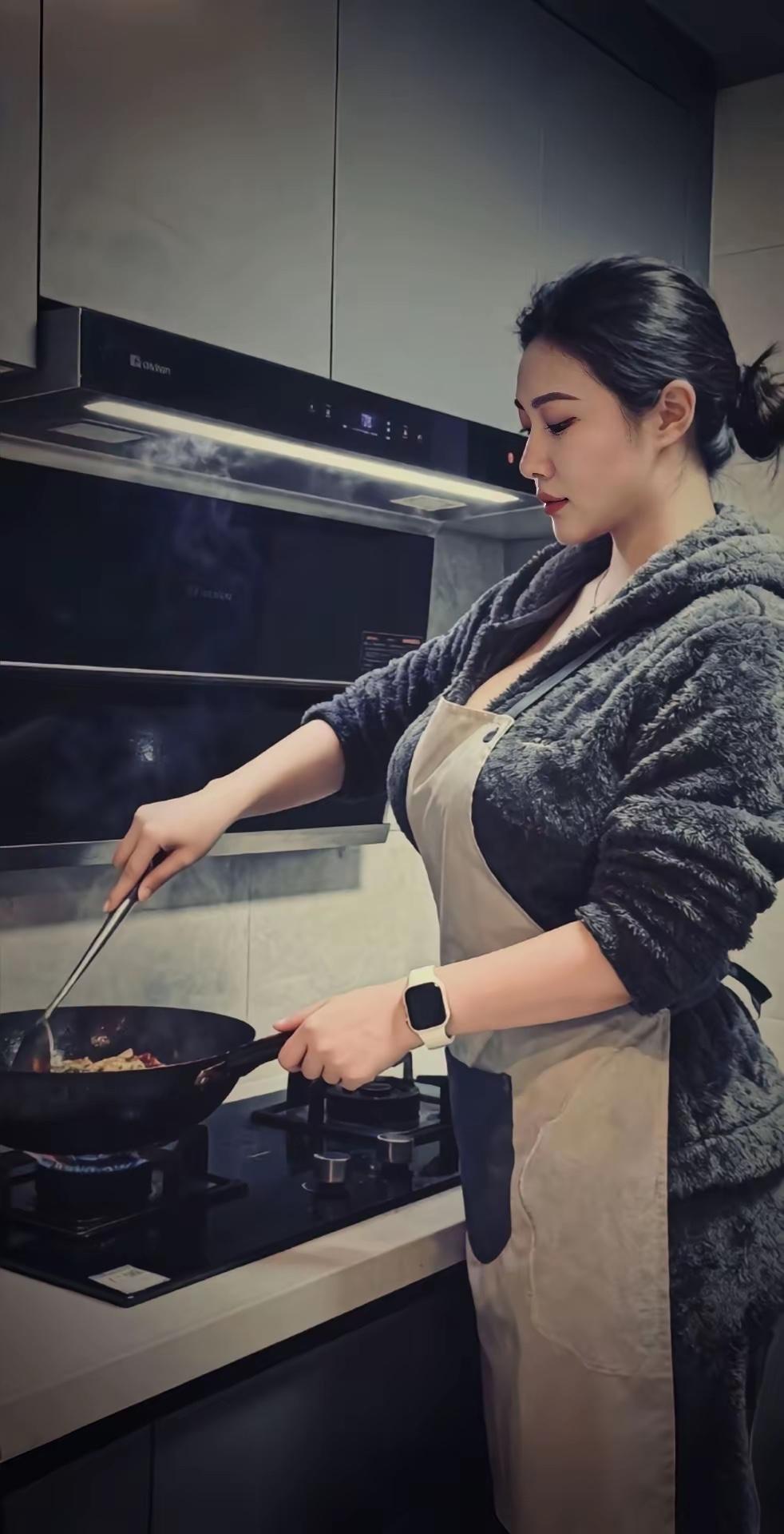 轻松一刻，享受K歌时光！🎤🎶