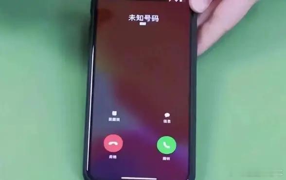 电诈园区墙上满是救救我想回家其实现在都好多了，以前的电话一个接一个，现在都没有这