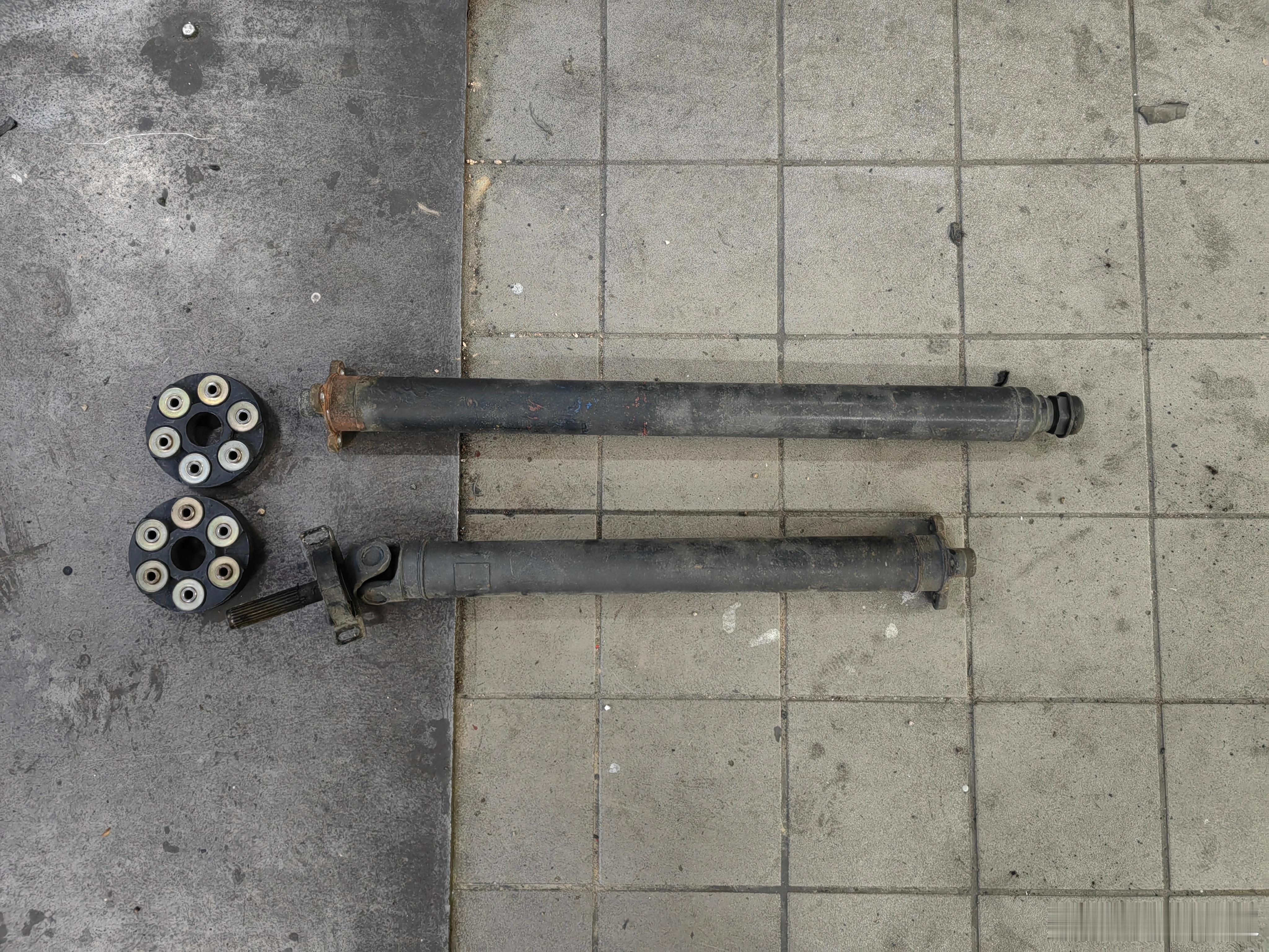 卖花姑娘插竹叶，自己部车没时间修理，港车北上两个月，现在才排到空档处理传动轴问题