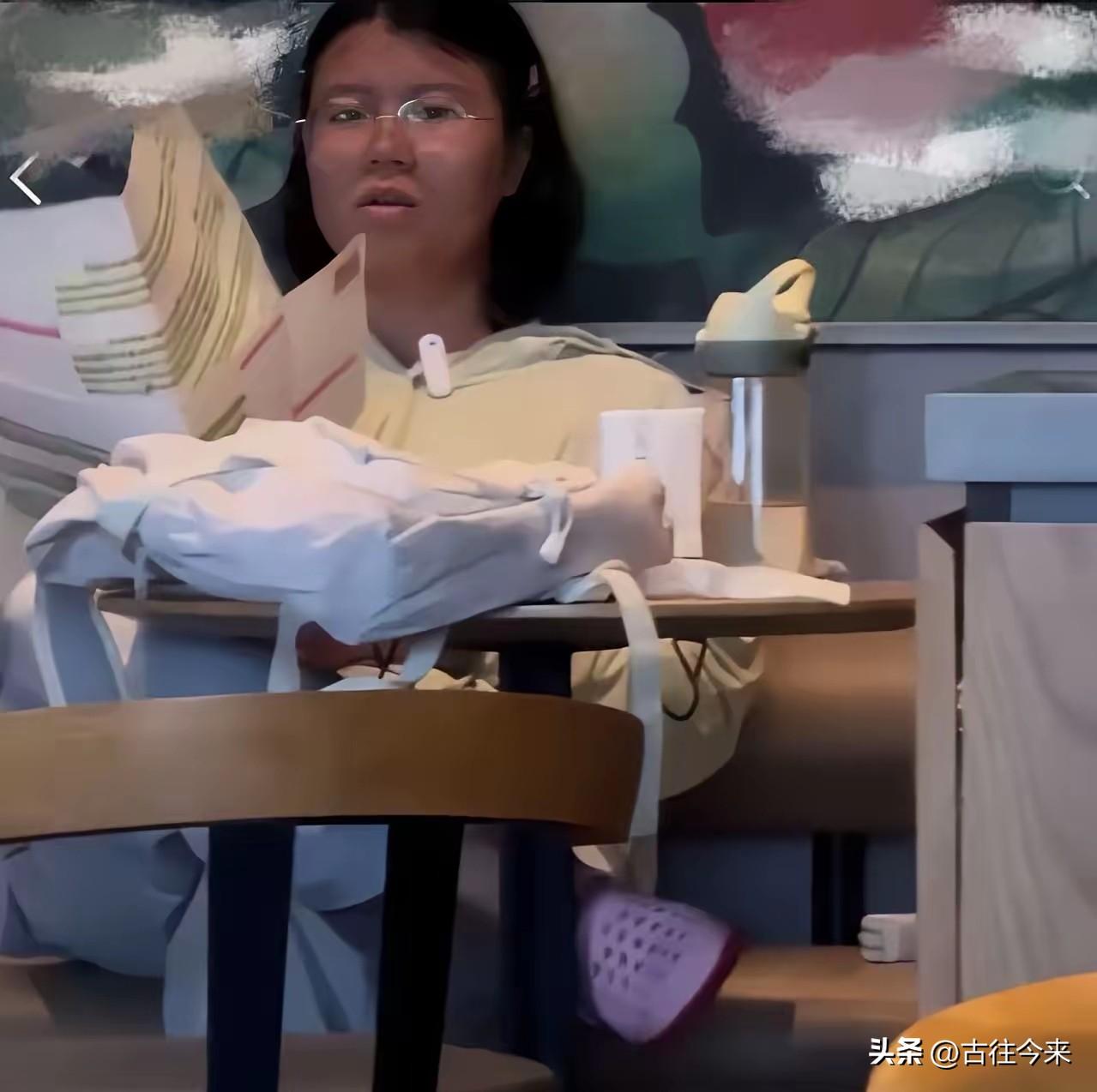 “还没考上公务员就这么嚣张，如果考上了那还得了？”一个女生备考公务员，跑到家附近