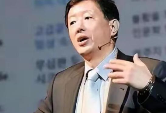 🌙韩国经济学家发出警告：全世界只有韩国人没有把中国放在眼里，但是中国的眼中并没