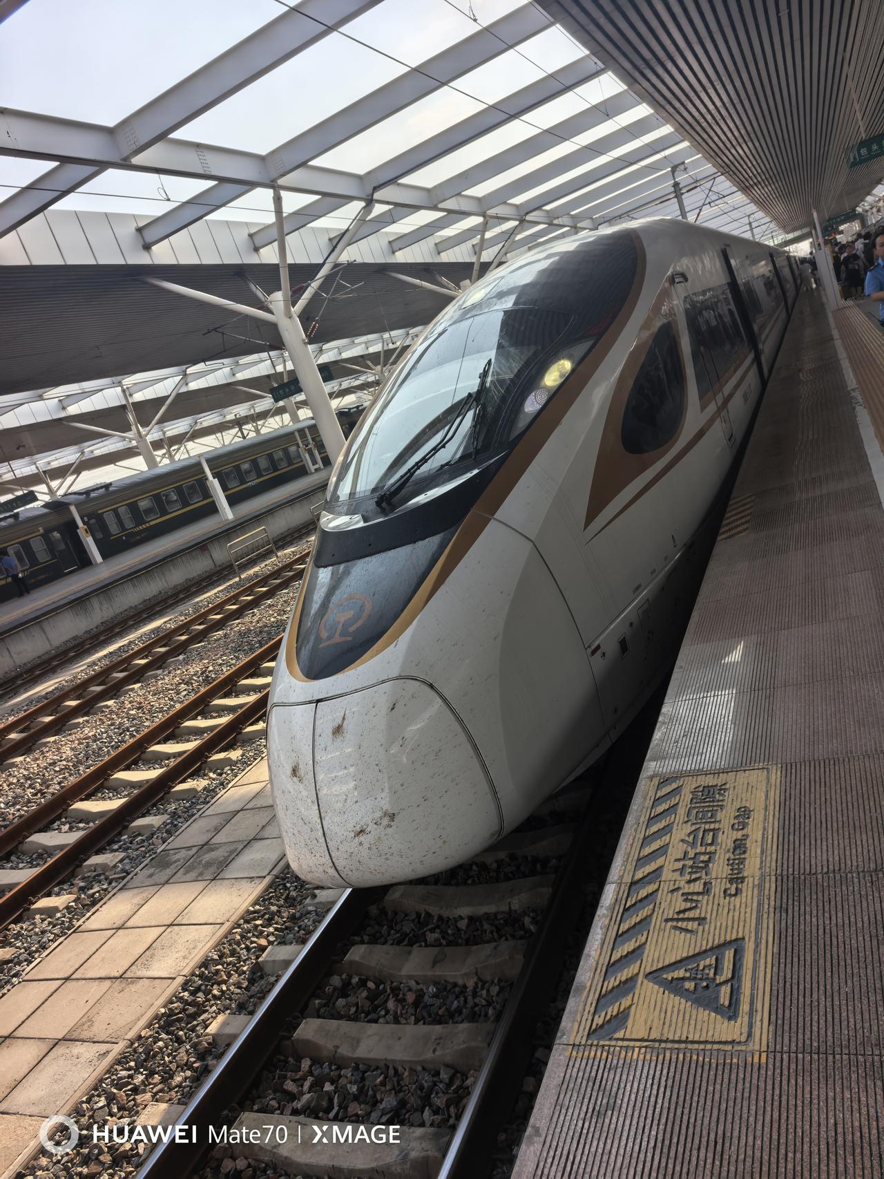 动车🚅拉进了我们的距离，方便了人们的出行！