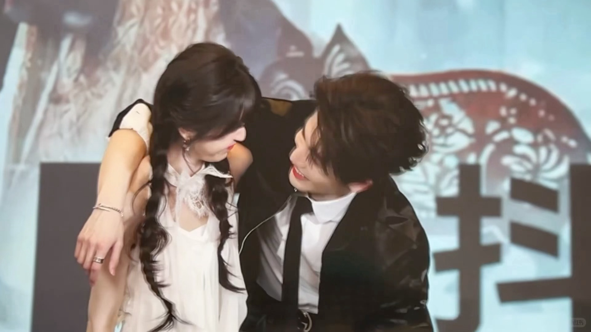 论我的嘴角上扬弧度 