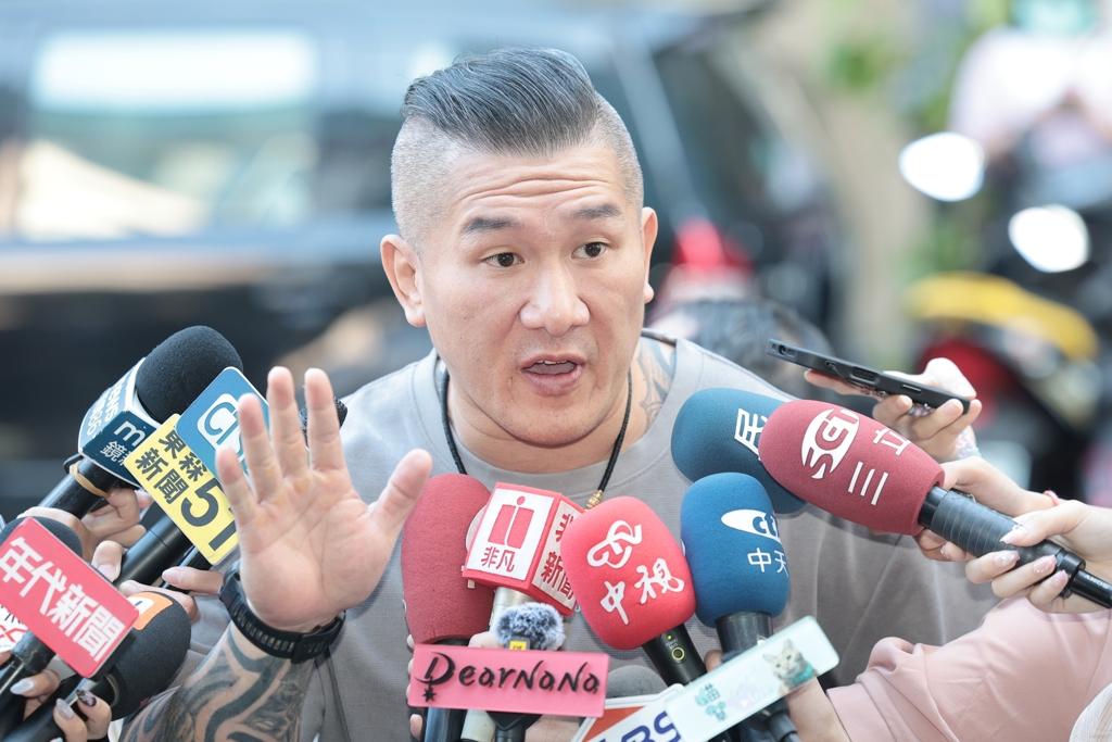 馆长遭恐吓罪起诉，媒体人揭背后目的：让人心生恐惧
台网红“馆长”陈之汉去年10月