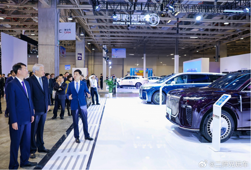 岚图三旗舰亮相澳门车展 岚图泰山、2026款岚图梦想家、岚图追光L齐聚第十五届中