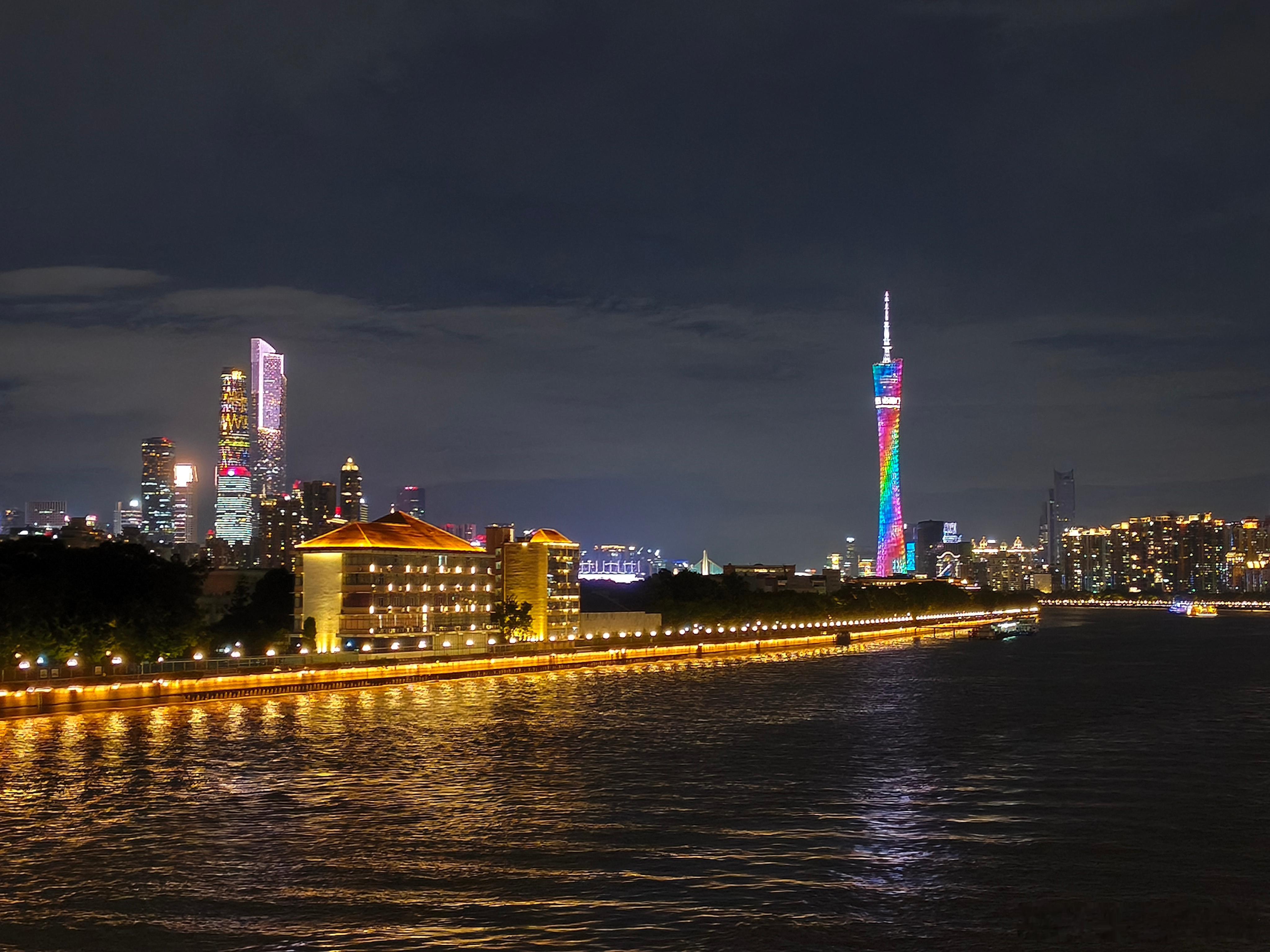 我们都是普通人，不是主力、不是机器，根本不可能提前预判涨跌，为什么大部分投资者越