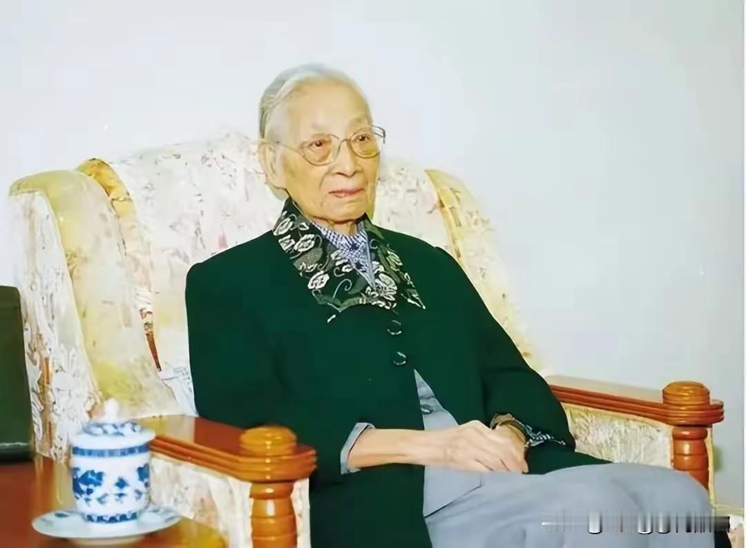 这句大多数人熟知的名言是把衡量公者与私者的尺子，这把尺子攥在老百姓的手中。
公者