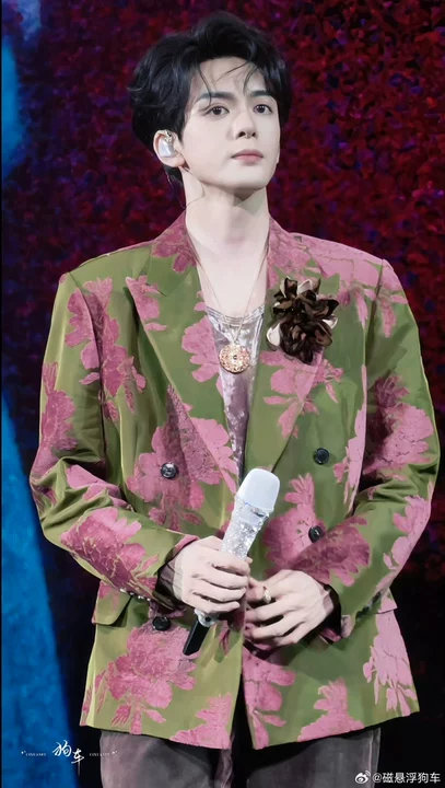 曾舜晞和粉丝互换冰箱贴怎么会有曾舜晞这么真诚的人啊我说！真的收藏了和粉丝们互换的