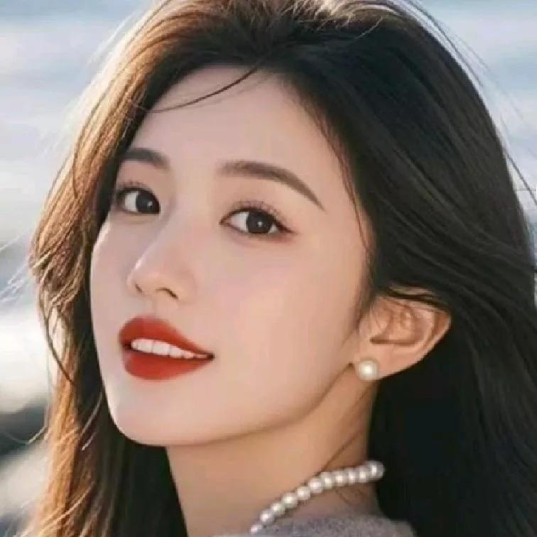 优雅珍珠项链，海边漫步，温柔时光