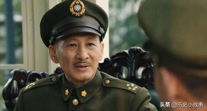 60岁，没结过婚，没孩子。
你让他演爹？
这事儿放别人身上，估计得抓瞎。
可王劲