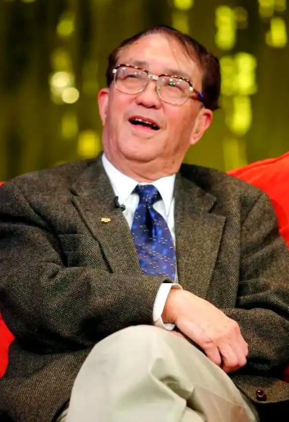著名导演谢晋一家六口，到2023年底全部离世了。更让人心寒的是，一共养育四个子女