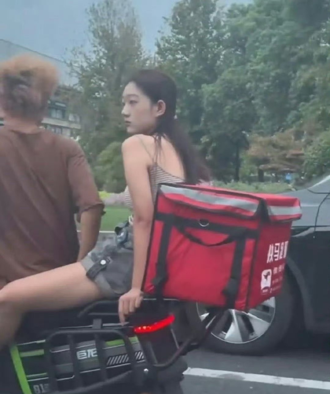 真的想不明白，黄毛到底有什么魅力？？ ​​​
