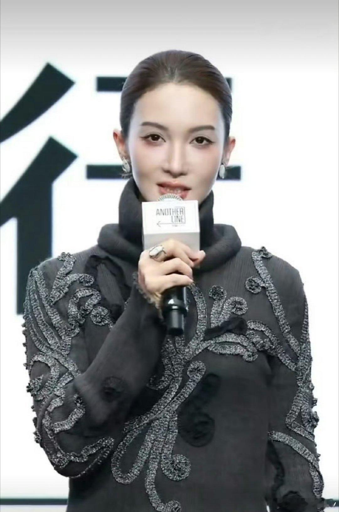 金晨 医美 艺人过了30岁医美很正常，金晨再胖点更好，现在太瘦了 