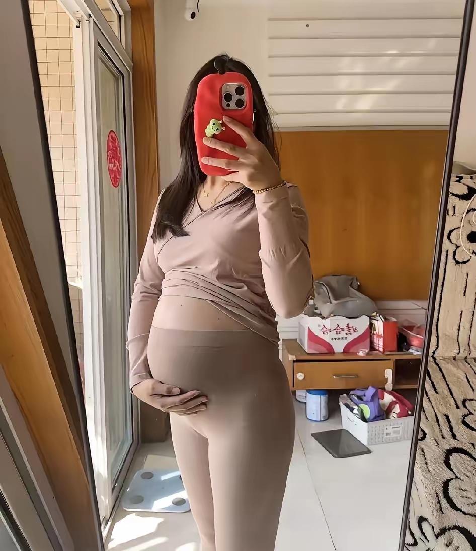 好样儿的！
既是丈夫的血脉，也是自己的骨肉，怀孕六个月了，而且丈夫已因公去世，单