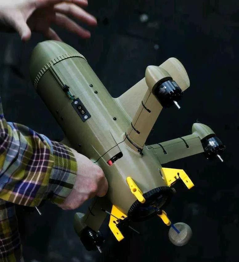 小国荷兰真仗义，发钱发奖鼎力支持乌克兰

欧洲新闻网报道，荷兰国防大臣迪兰.赫泽