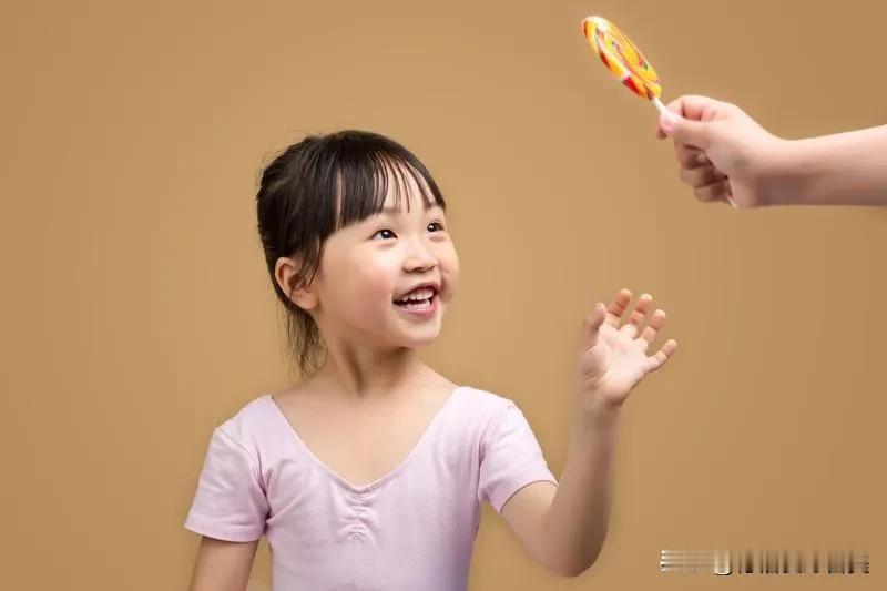 小的时候，总以为大人很聪明，什么都懂，什么都会，经常问父母、叔叔、阿姨或爷爷奶奶