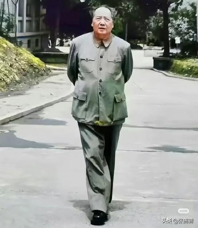毛主席生前未曾发表的两首诗词，1994年人民日报首发

1994年12月26日（