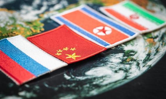 中美如果现在开战，朝鲜和俄罗斯不一定帮我们，巴基斯坦伊朗更不会，最可靠的就是我们