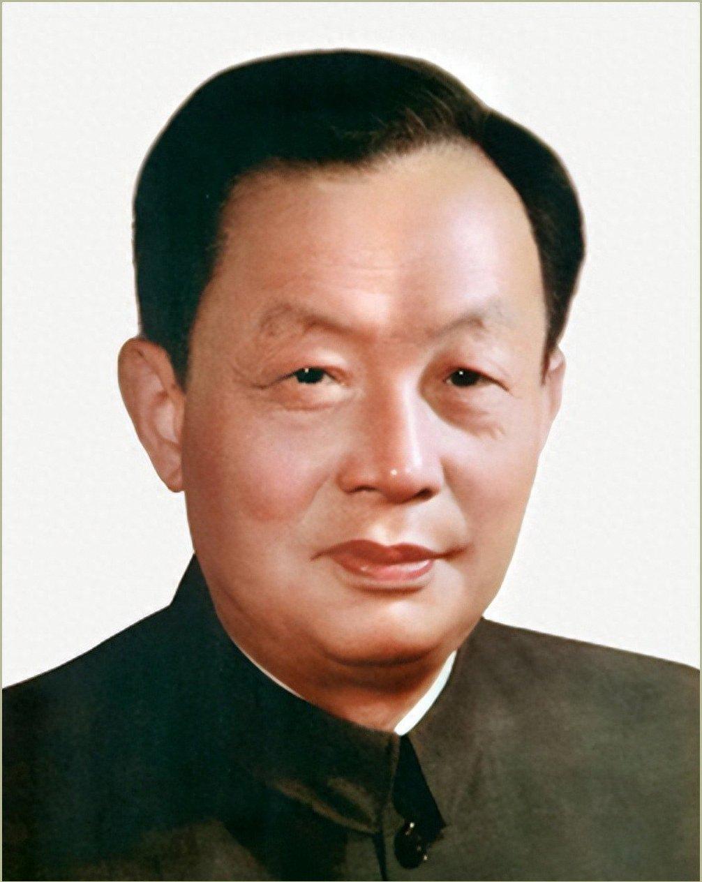 1956年，42岁的省委书记张劲夫接到一纸调令，去给钱学森当后勤，为搞出原子弹，
