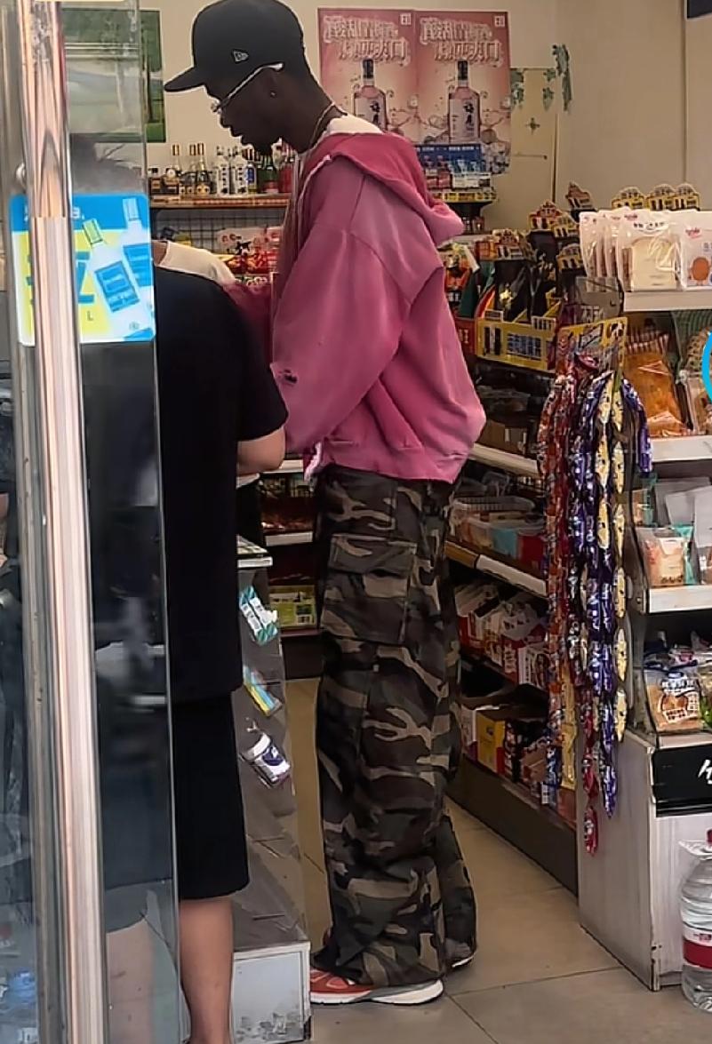 辽粤跨年都很忙，萨姆纳生日坐车去采购，辽宁球迷欢迎张镇麟弗格为击败

广东已经八