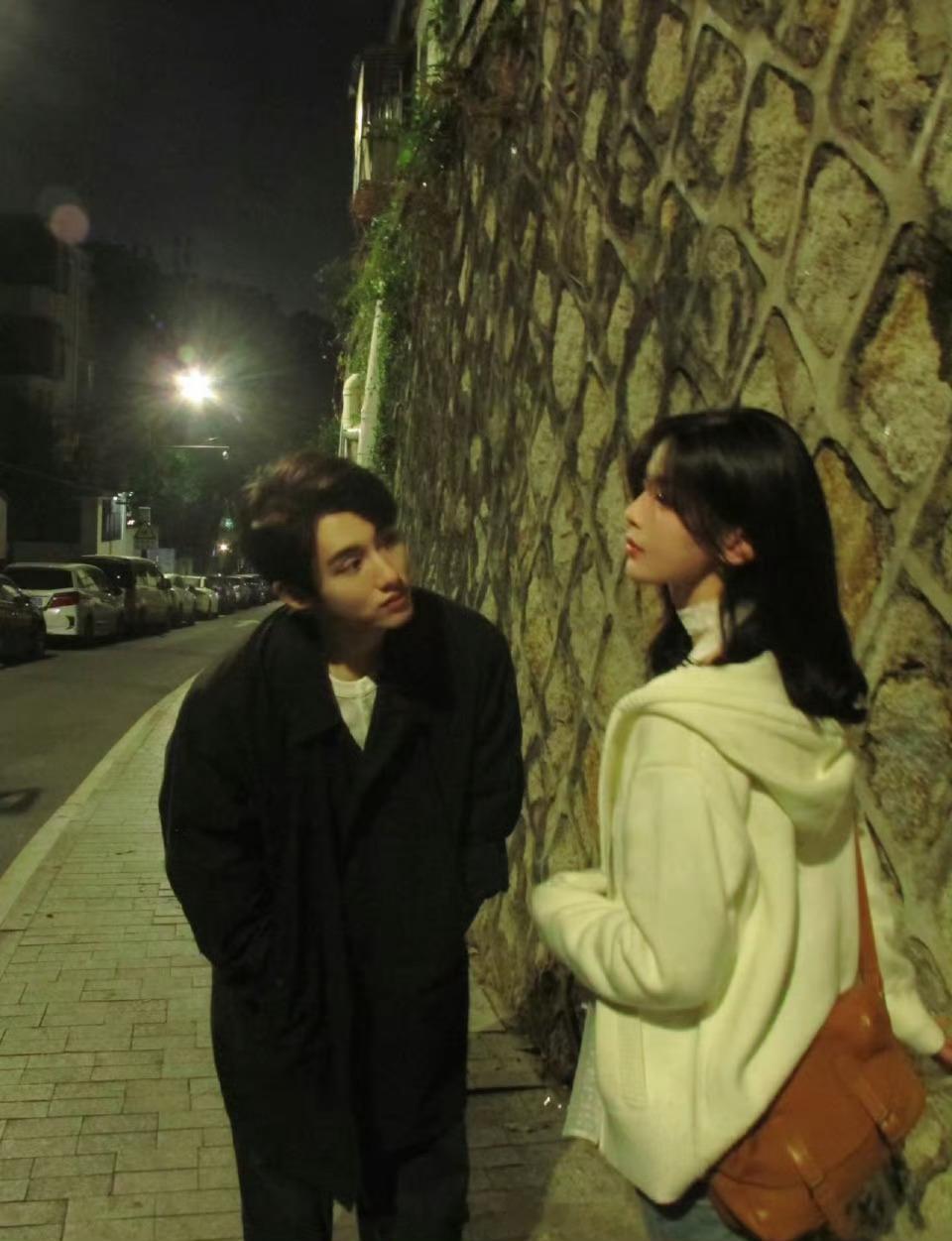 杨超越和董思成的《今天是太阳雨》路透的氛围感也太强了，青春气息扑面而来！好期待这