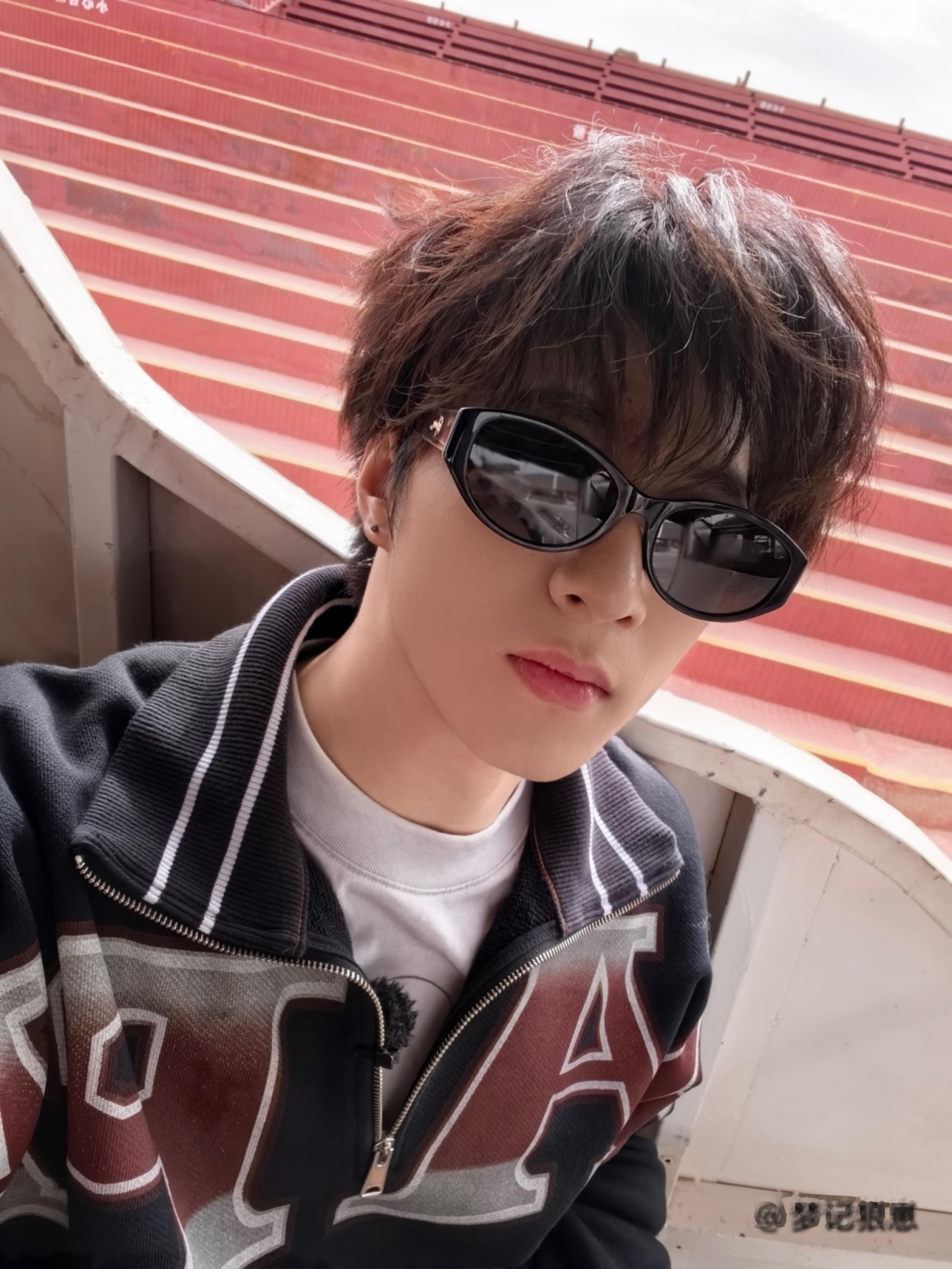正能量 lyw中国正能量 包容不是懦弱也不是忍让，而是察人之难、补人之短、扬人之