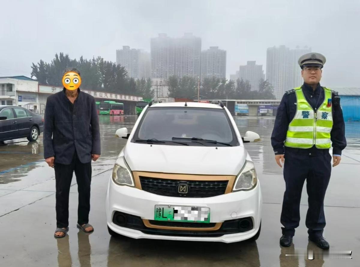 “太离谱了！”河南漯河一名76岁大爷，一年多的时间违反交通规则279条，扣分81