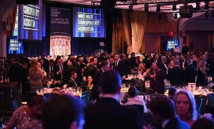 我觉得应该是真危险，因为如果是苦肉计，没有多大的目的性，最多就是显得特朗普有多悲