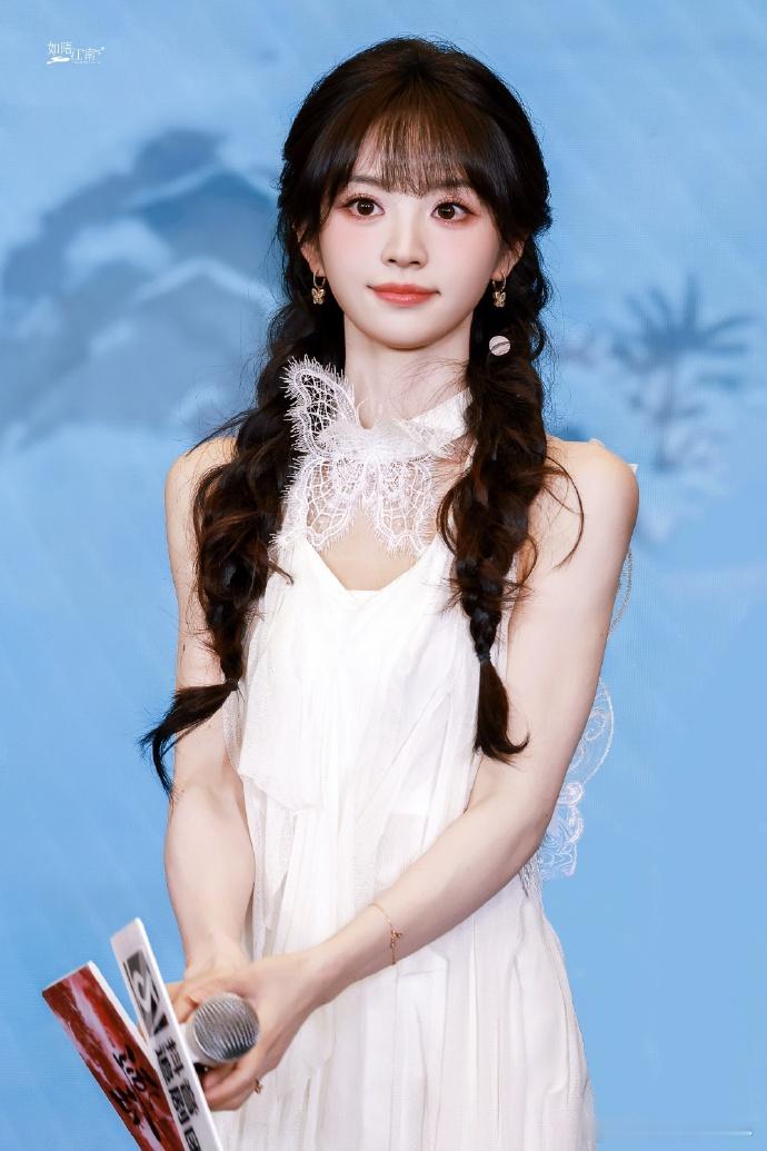 田曦薇驰援沈阳 田曦薇驰援沈阳，真是人美心善，愿一切都平沈阳抗洪