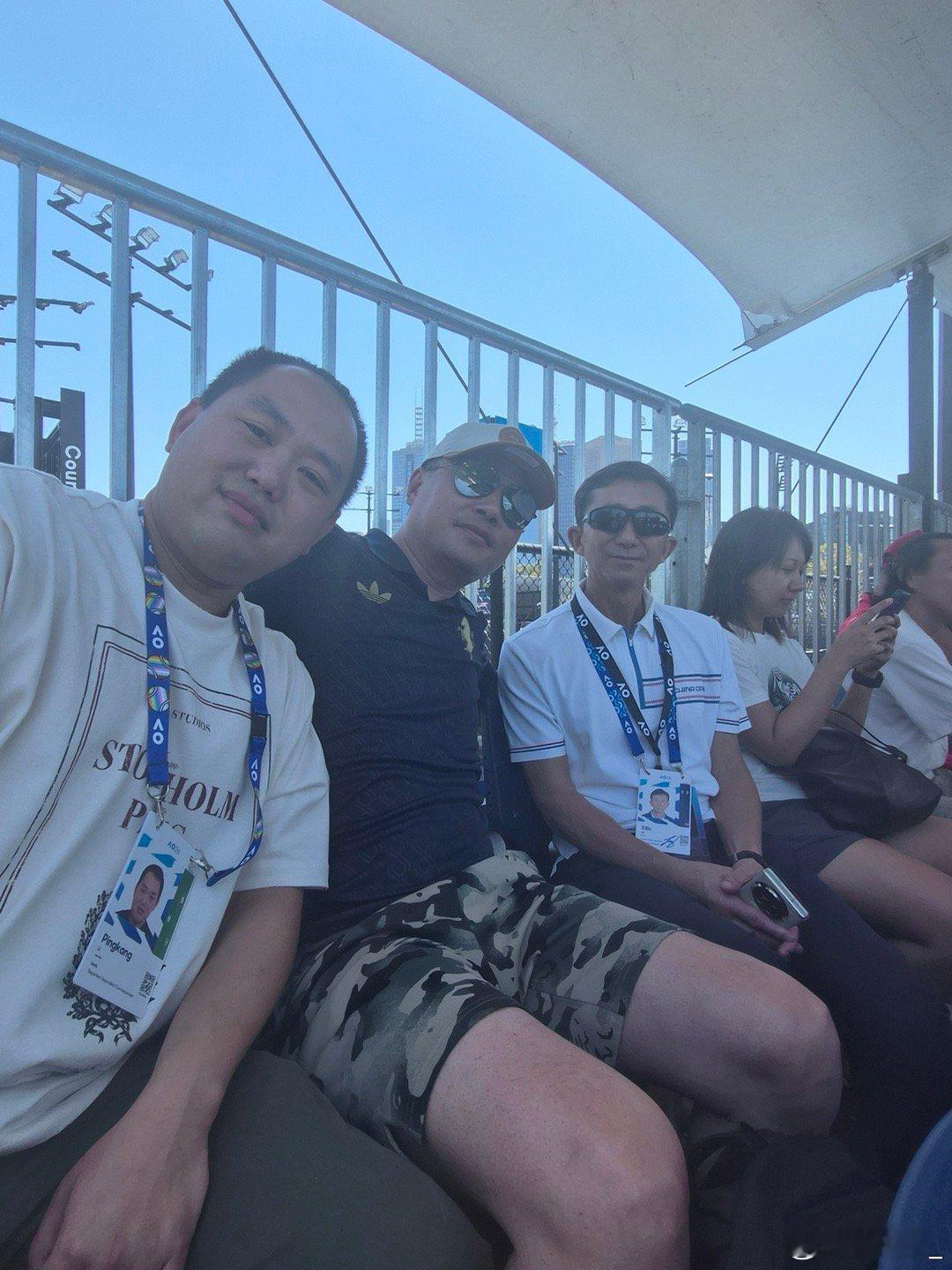 和白喜林主任一起给王欣瑜加油，接一下白主任的事业运！ 澳大利亚·墨尔本