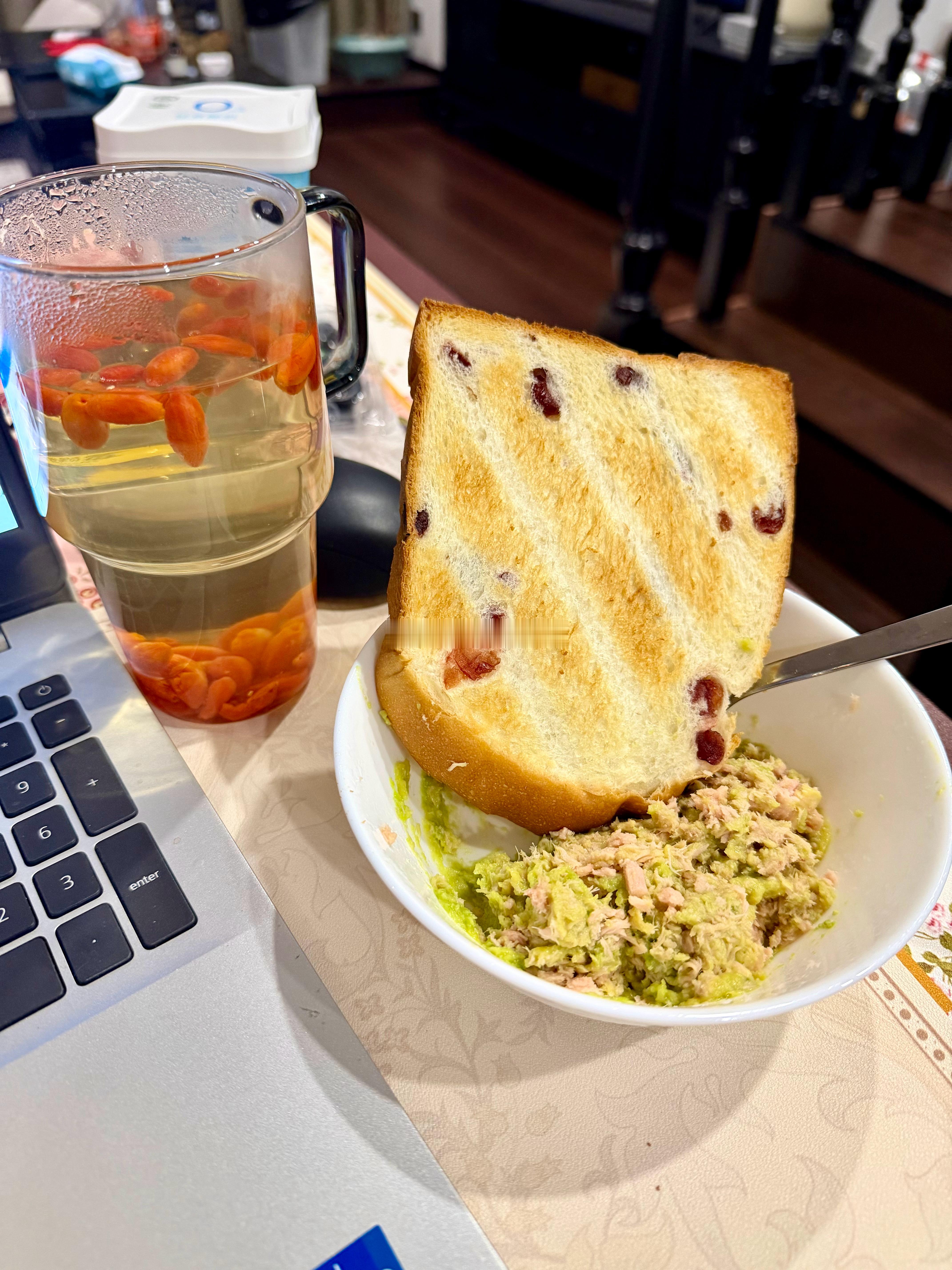 熬完了晚上8点准时蹲 