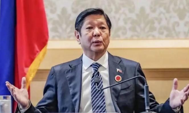 登船扣人！黄岩岛新规直接动真格2026年8月6号，菲律宾海岸警卫队那艘44米长的