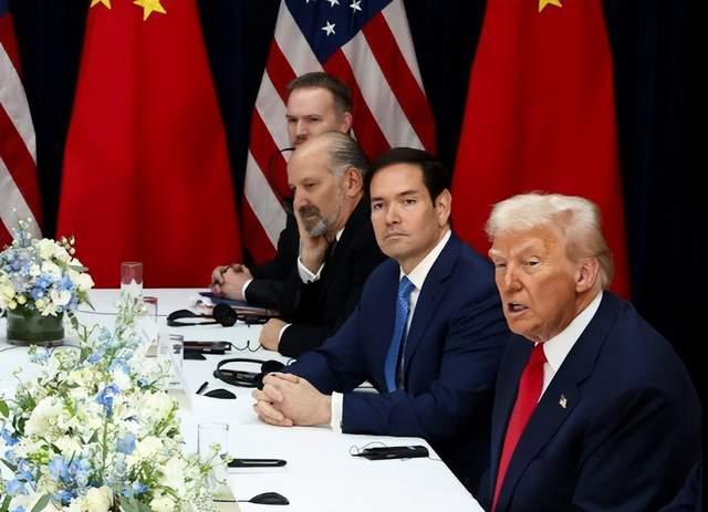 最近看到个事儿，真是让人后背发凉！那个天天喊着要“制裁中国”、动不动就搞“脱钩断