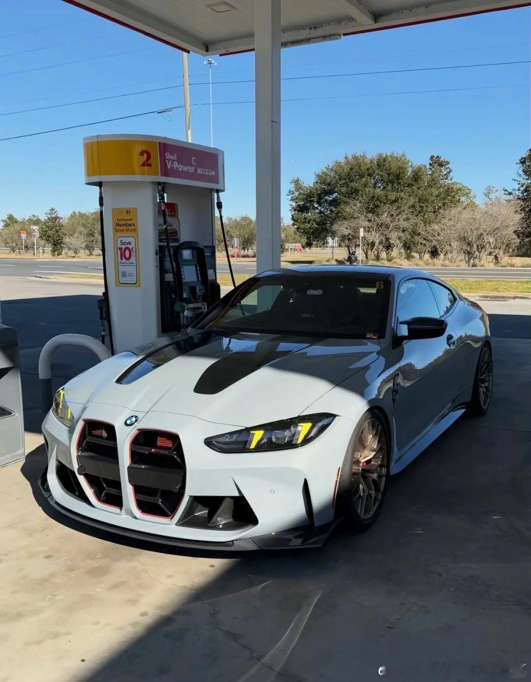 G82宝马M4，这么帅不要命啦 