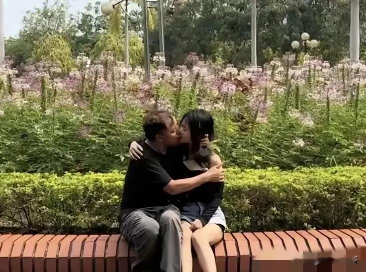最近网上有个叫“包哥”的博主特别火，大伙儿都在议论他。为啥呢？主要是他跟那些越南